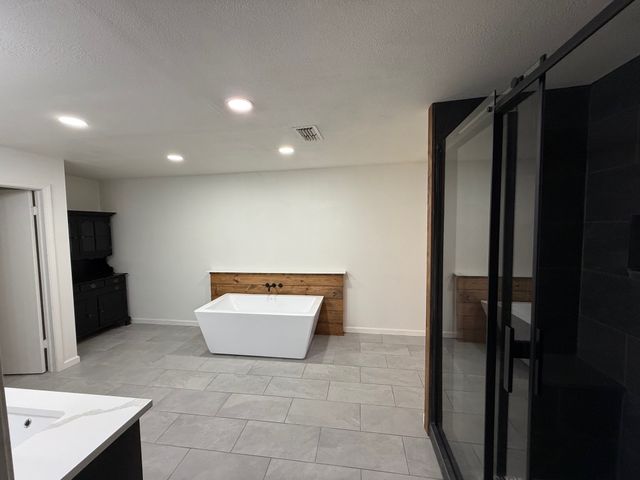 325 An County Road 4271, Palestine, TX 75803