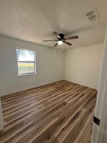 325 An County Road 4271, Palestine, TX 75803