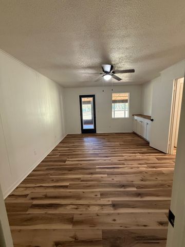 325 An County Road 4271, Palestine, TX 75803