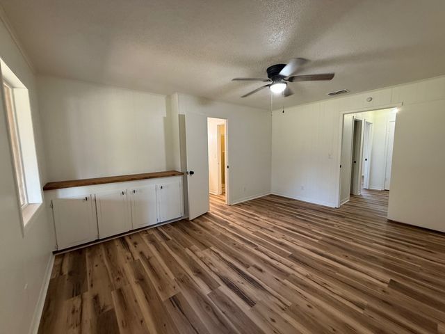 325 An County Road 4271, Palestine, TX 75803