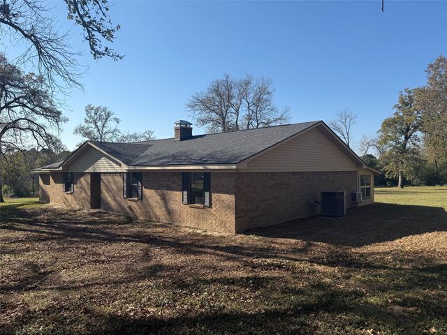 325 An County Road 4271, Palestine, TX 75803