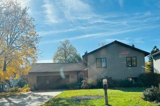 2492 Beam Avenue E, North Saint Paul, MN 55109