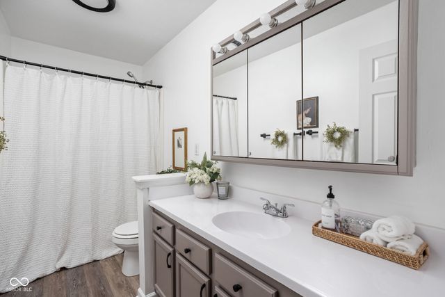 832 Port Drive, Avon, IN 46123