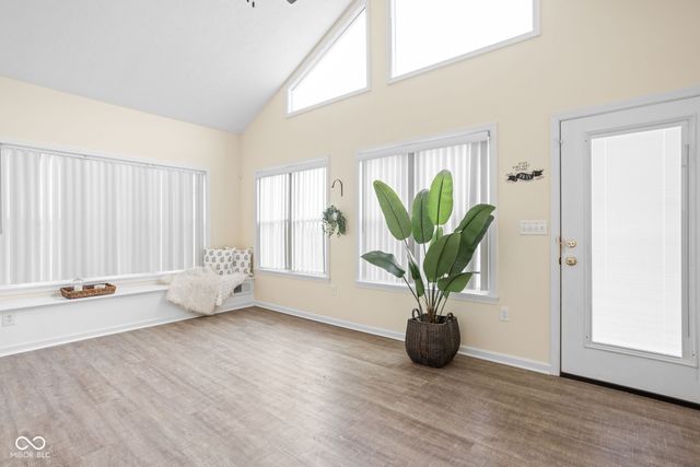 832 Port Drive, Avon, IN 46123