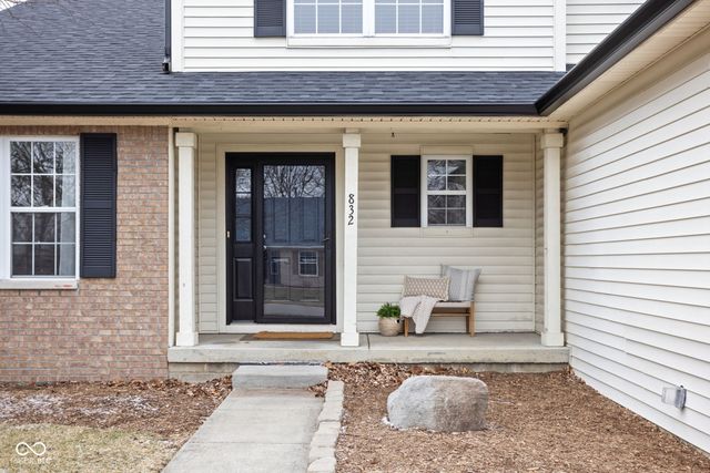 832 Port Drive, Avon, IN 46123