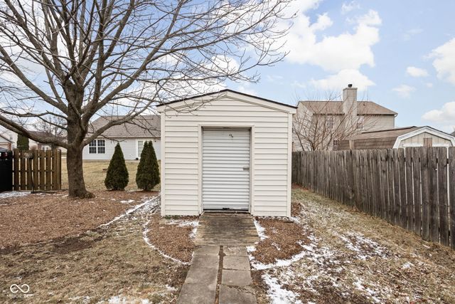 832 Port Drive, Avon, IN 46123