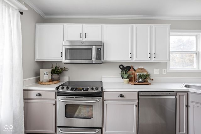 832 Port Drive, Avon, IN 46123