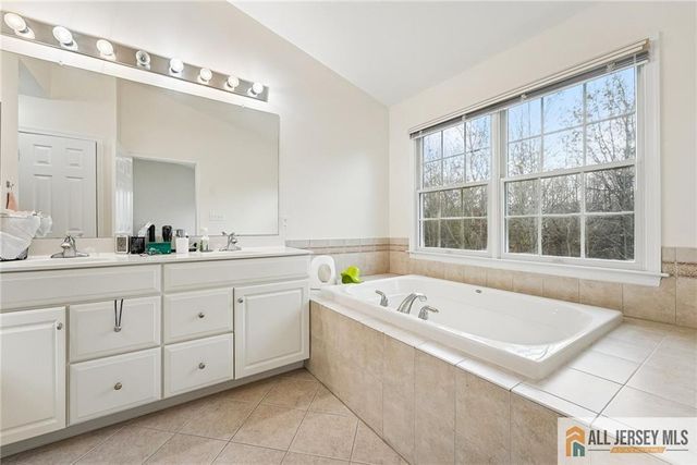 14 Caleb Lane, Princeton, NJ 08540