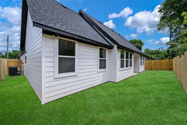 2638 Durham Road, Dallas, TX 75241