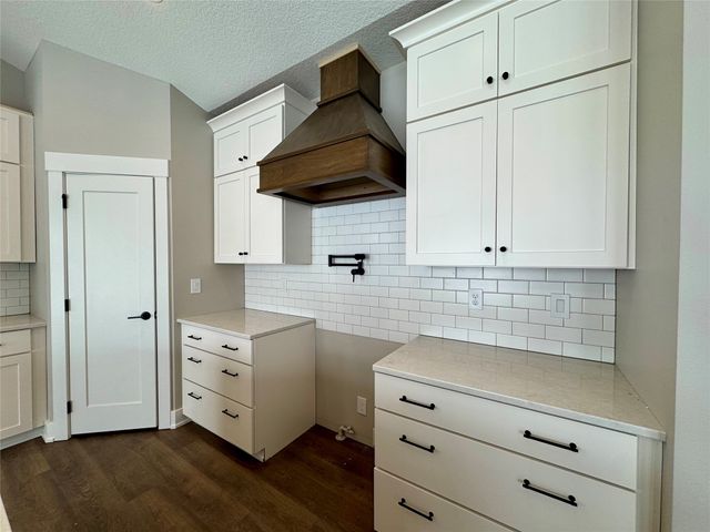 1612 Summit Circle NE, Bondurant, IA 50035