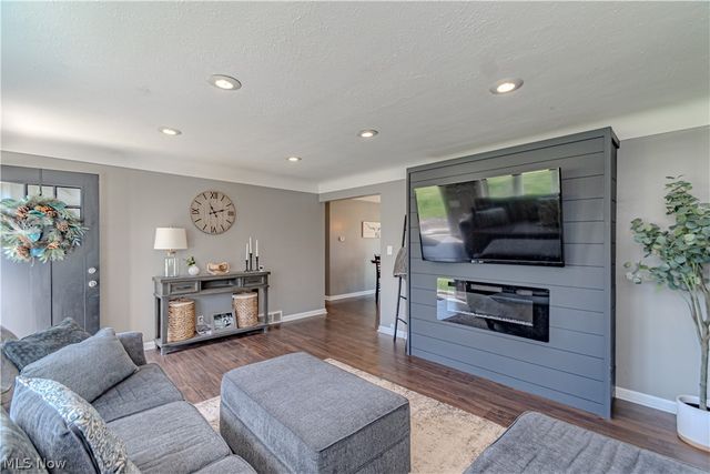 13462 Harper Road, Strongsville, OH 44149