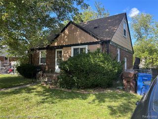 26280 W Hills Drive, Inkster, MI 48141