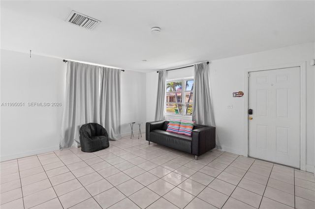 6802 NW 58th Ct, Tamarac, FL 33321