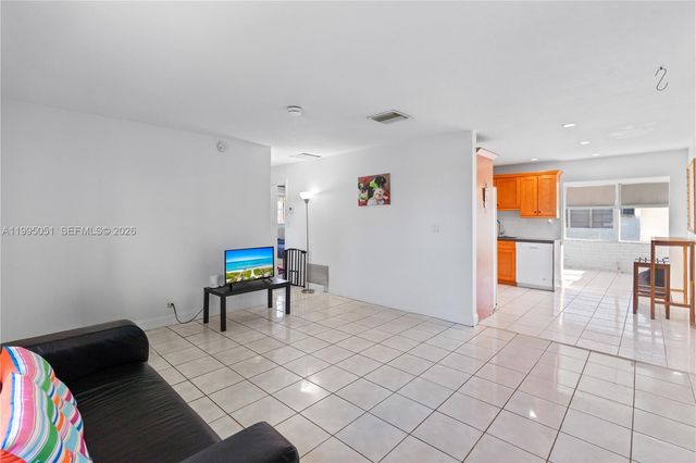 6802 NW 58th Ct, Tamarac, FL 33321