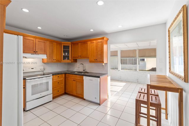 6802 NW 58th Ct, Tamarac, FL 33321