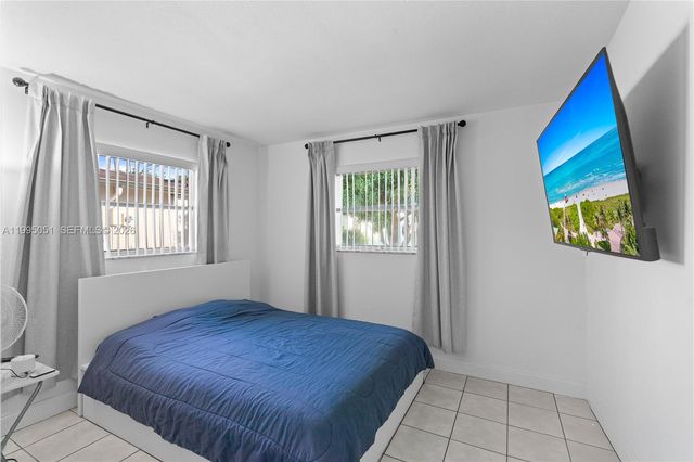 6802 NW 58th Ct, Tamarac, FL 33321