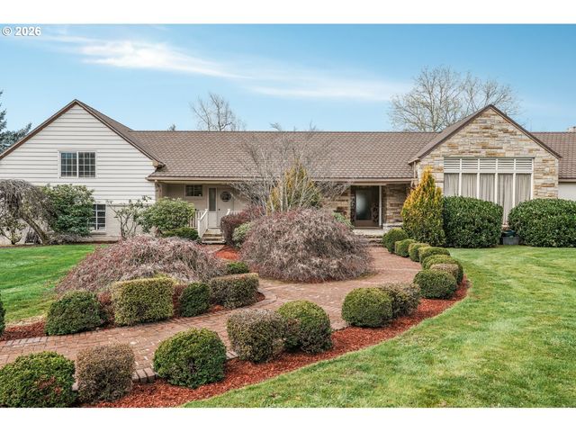 710 N MOLALLA Ave, Molalla, OR 97038