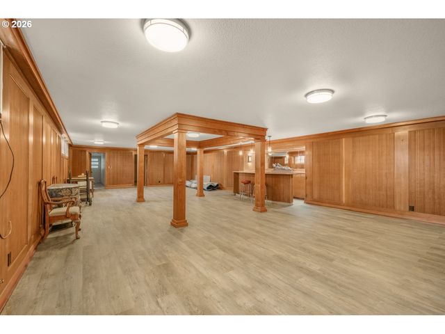 710 N MOLALLA Ave, Molalla, OR 97038