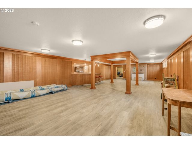 710 N MOLALLA Ave, Molalla, OR 97038