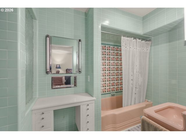 710 N MOLALLA Ave, Molalla, OR 97038