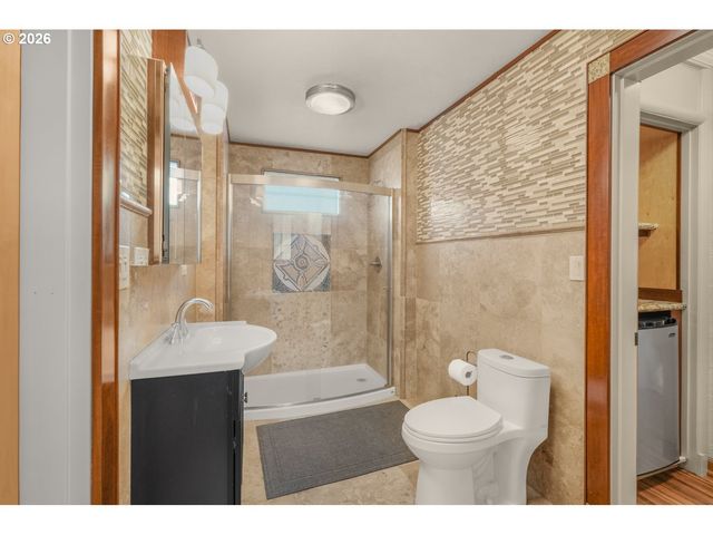 710 N MOLALLA Ave, Molalla, OR 97038