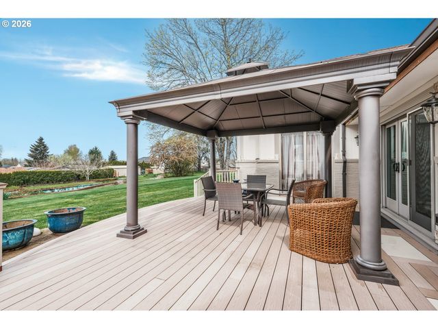 710 N MOLALLA Ave, Molalla, OR 97038