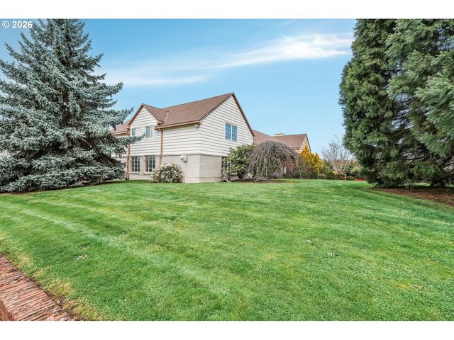 710 N MOLALLA Ave, Molalla, OR 97038