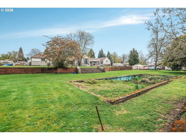 710 N MOLALLA Ave, Molalla, OR 97038