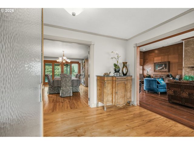 710 N MOLALLA Ave, Molalla, OR 97038
