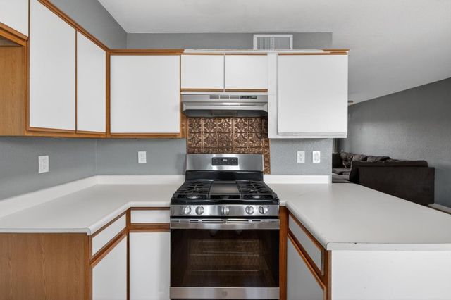 7402 Kallie Kay Ln, Sacramento, CA 95823