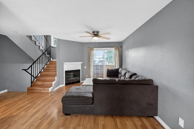 7402 Kallie Kay Ln, Sacramento, CA 95823