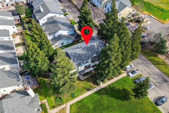 7402 Kallie Kay Ln, Sacramento, CA 95823