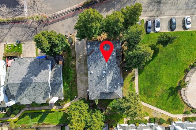 7402 Kallie Kay Ln, Sacramento, CA 95823