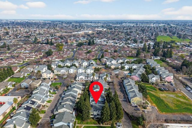 7402 Kallie Kay Ln, Sacramento, CA 95823