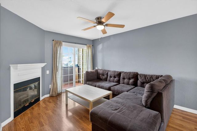 7402 Kallie Kay Ln, Sacramento, CA 95823