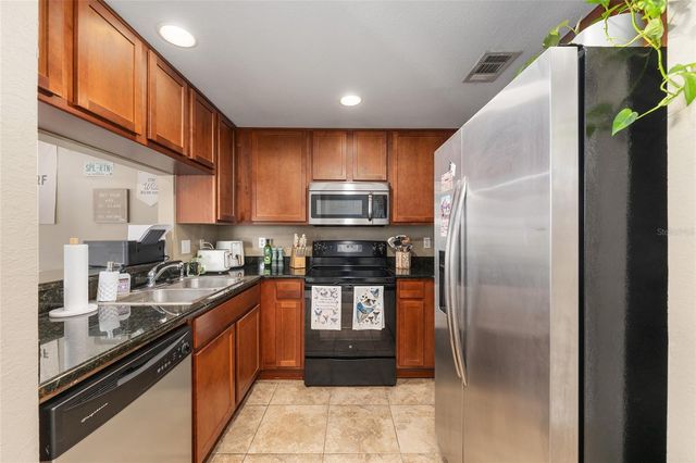 1460 NW 3RD PLACE 212, Gainesville, FL 32603