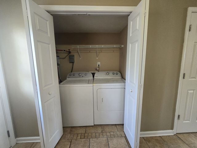 812 Oak Arbor Ct, Clarksville, TN 37040