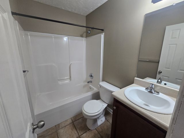 812 Oak Arbor Ct, Clarksville, TN 37040