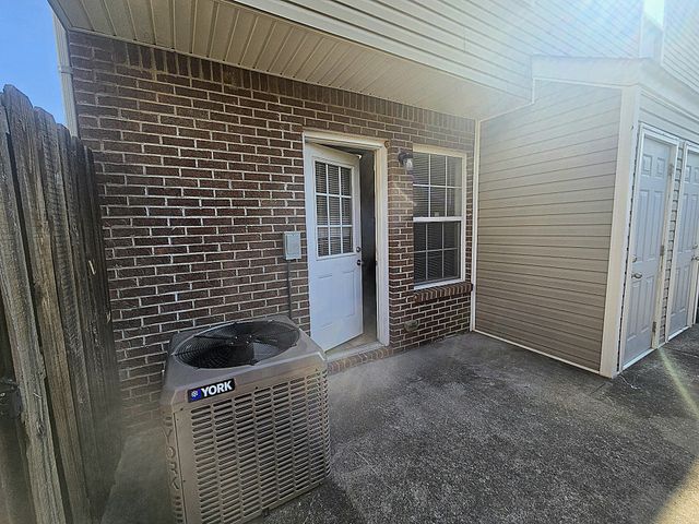 812 Oak Arbor Ct, Clarksville, TN 37040