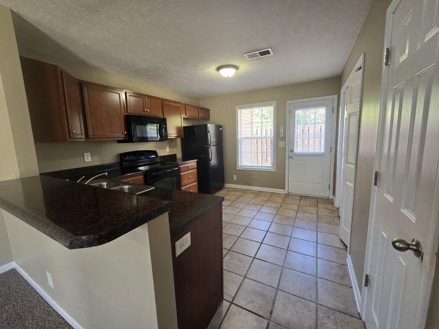 812 Oak Arbor Ct, Clarksville, TN 37040