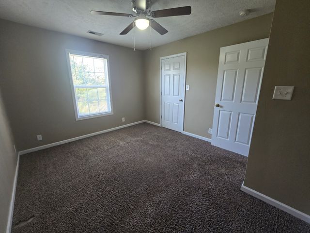 812 Oak Arbor Ct, Clarksville, TN 37040