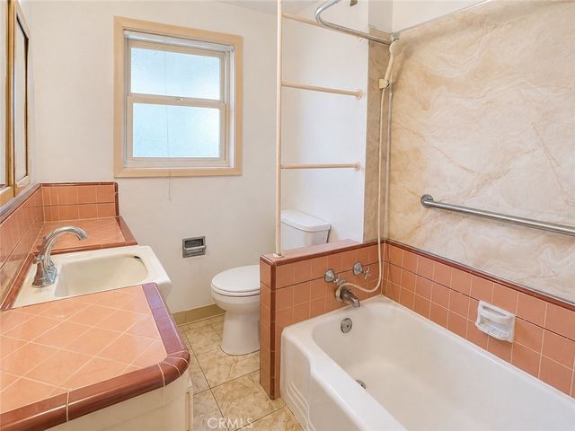 63 S Loma, Upland, CA 91786