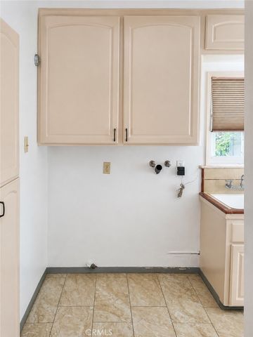 63 S Loma, Upland, CA 91786