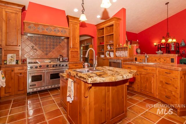 2214 Washington, Caldwell, ID 83605