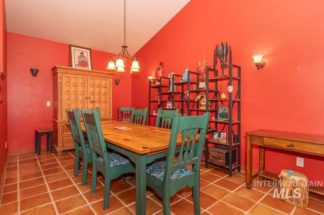 2214 Washington, Caldwell, ID 83605