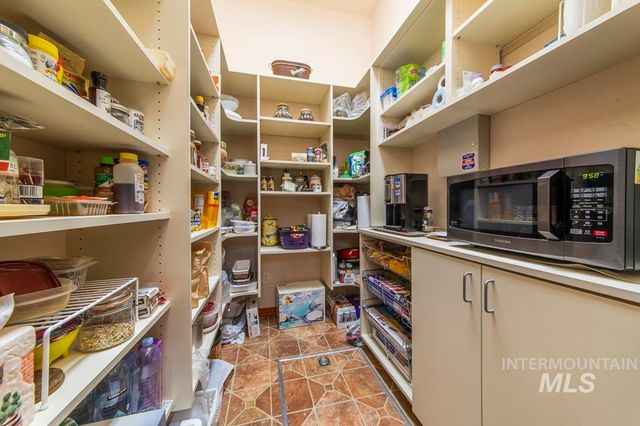 2214 Washington, Caldwell, ID 83605