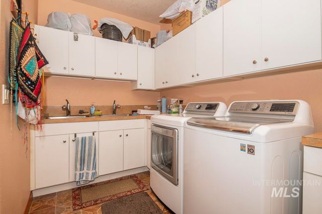 2214 Washington, Caldwell, ID 83605