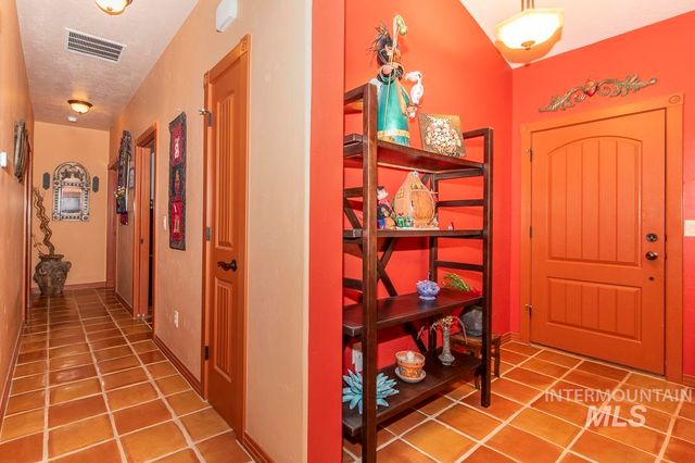 2214 Washington, Caldwell, ID 83605