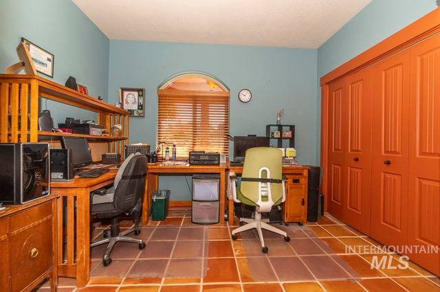 2214 Washington, Caldwell, ID 83605