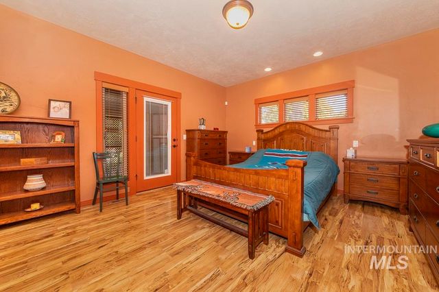 2214 Washington, Caldwell, ID 83605